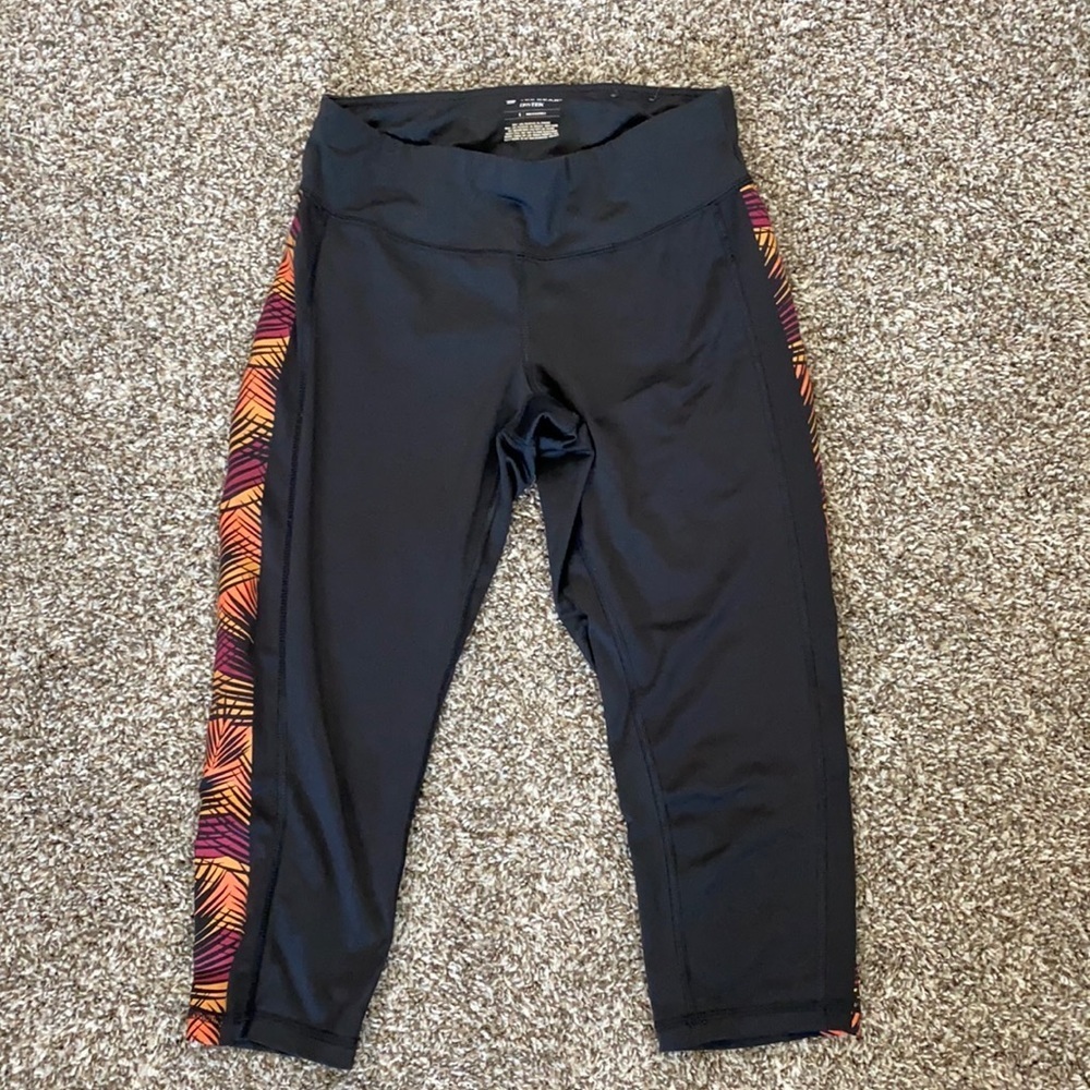 Tropical Print Cropped Capri Leggings